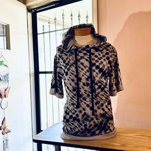 No Boundaries Stylish Animal Print Hoodie